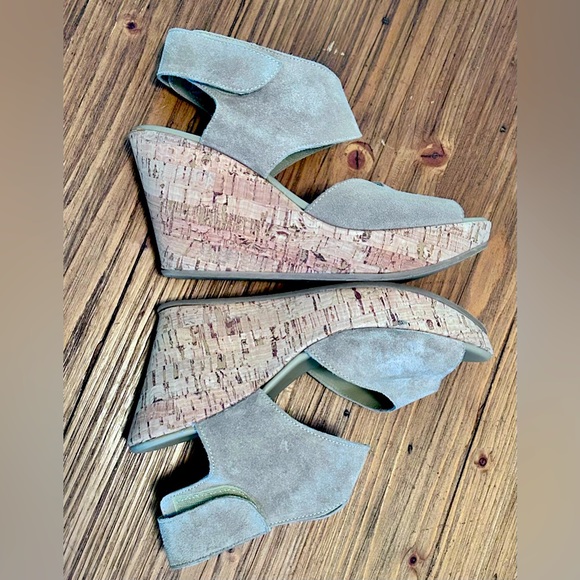 NWOB 💥Cordani Rhonda Italian Tan Suede Cork Bottom Peep-Toe Platform Sandals 38 - Picture 4 of 11